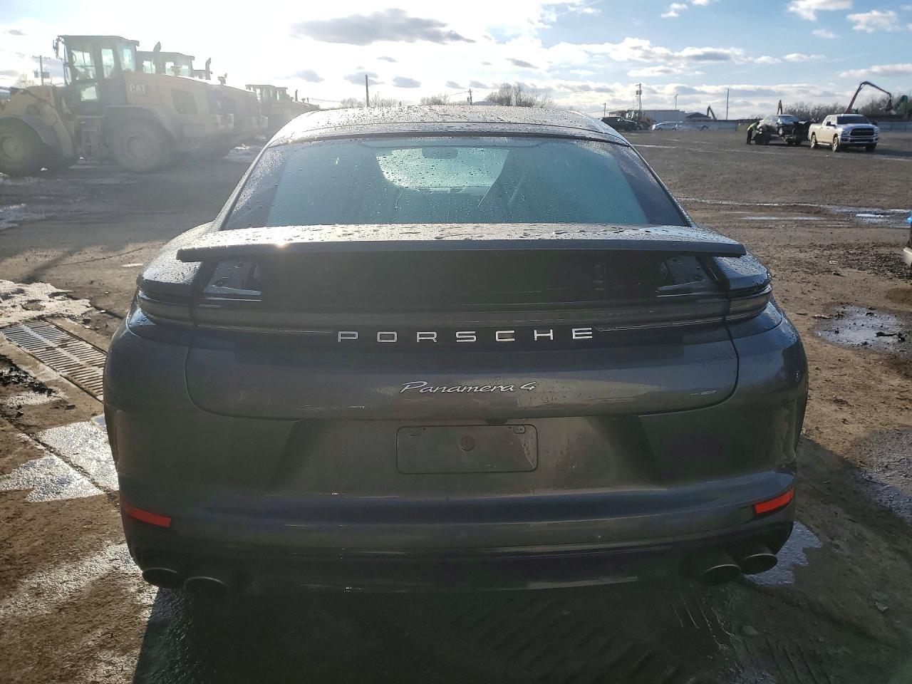 2024 Porsche Panamera Base