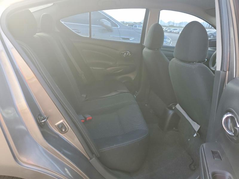 2016 Niss Versa