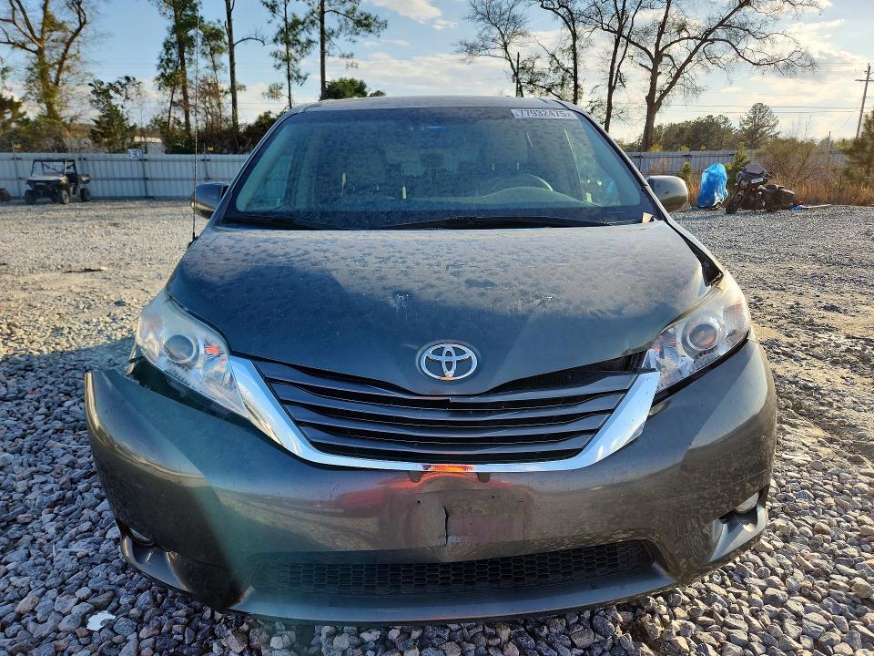 2014 Toyota Sienna xle