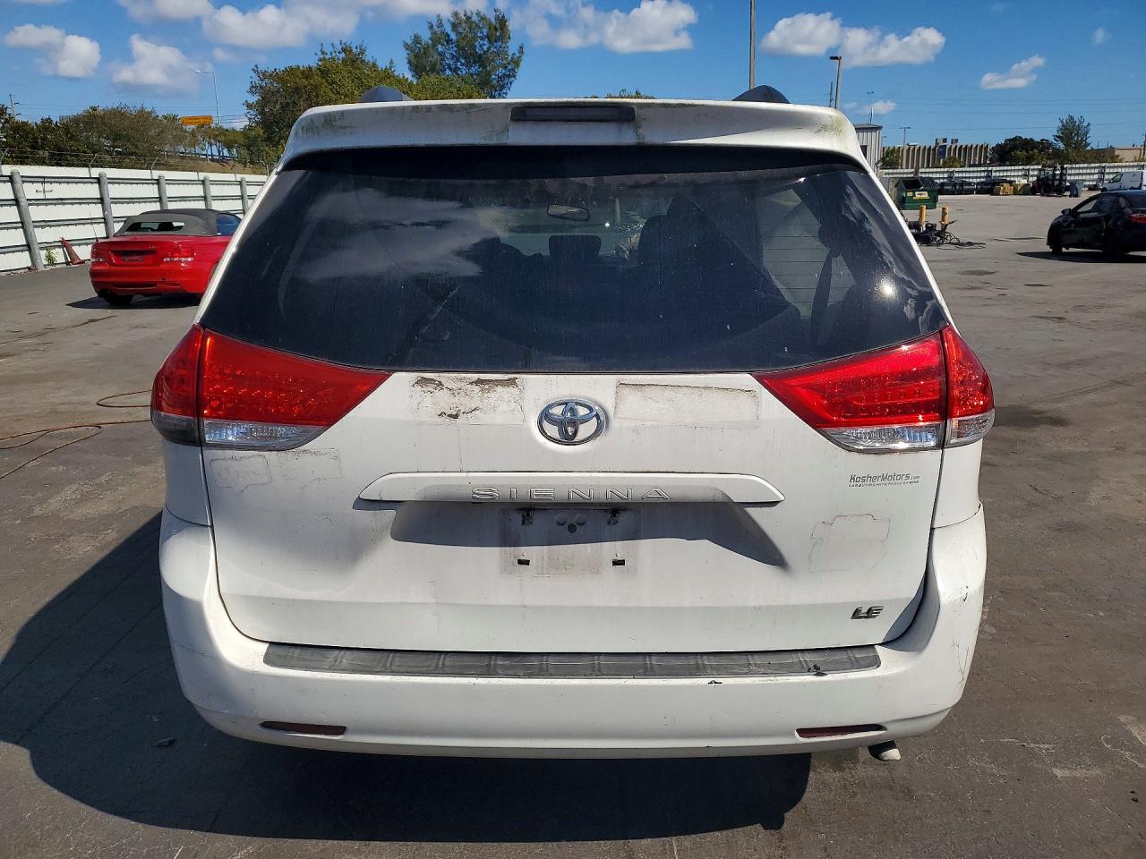 2014 Toyota Sienna le