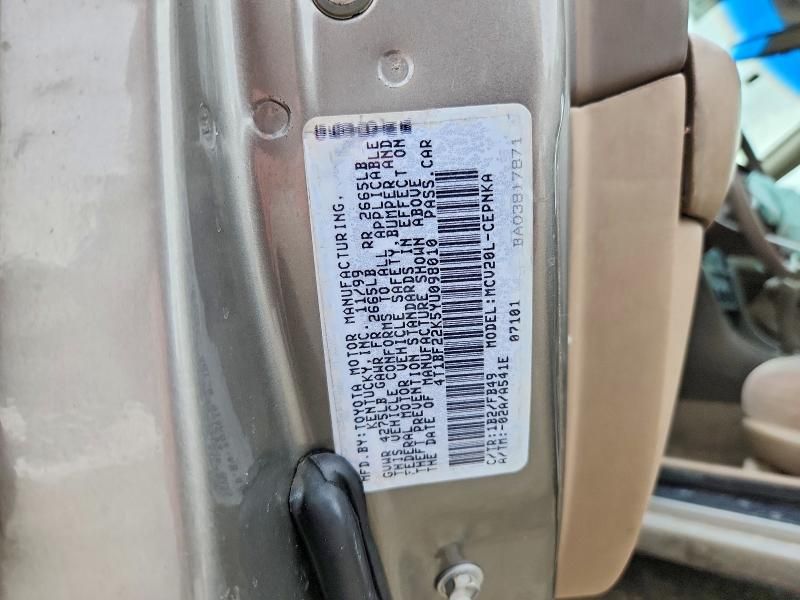 2000 Toyota Camry le