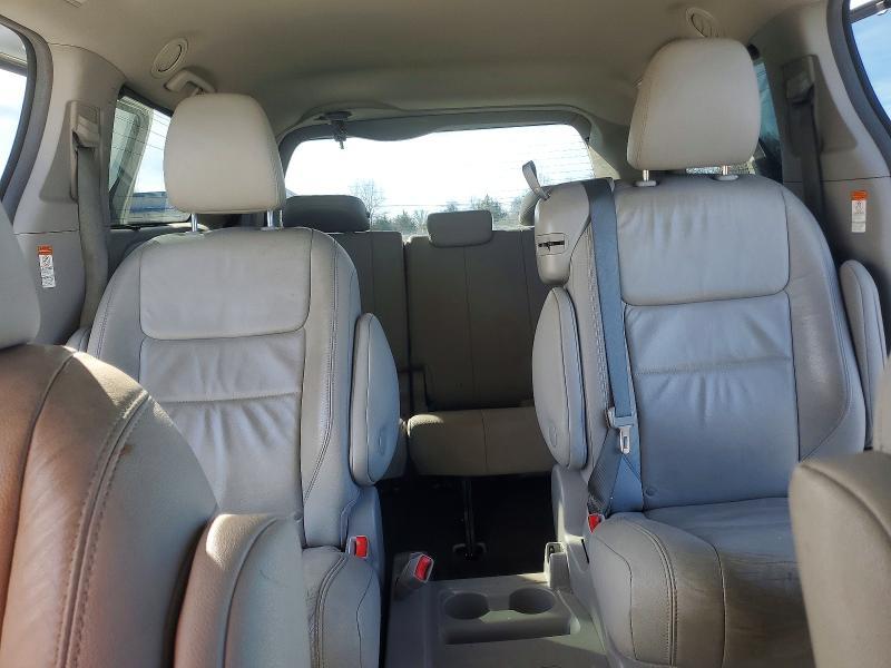 2017 Toyota Sienna xle 8-passenger