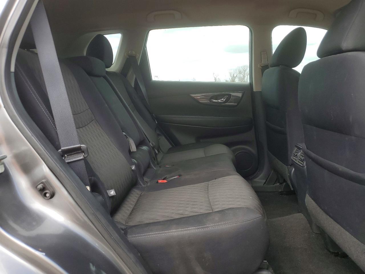 2018 Nissan Rogue s