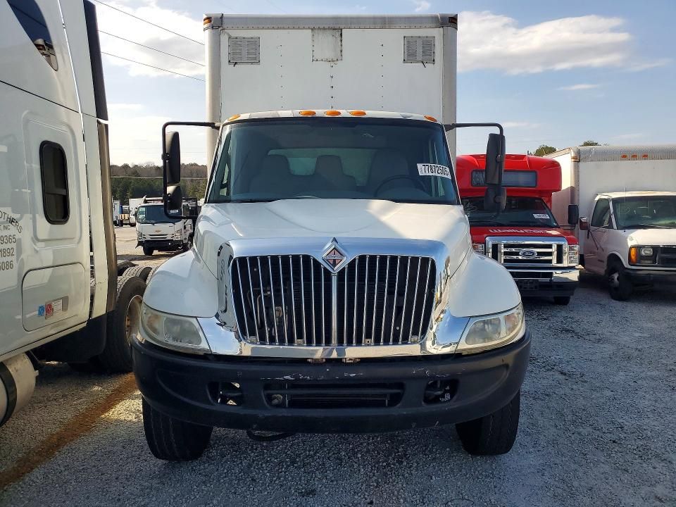 2003 International 4000 4200