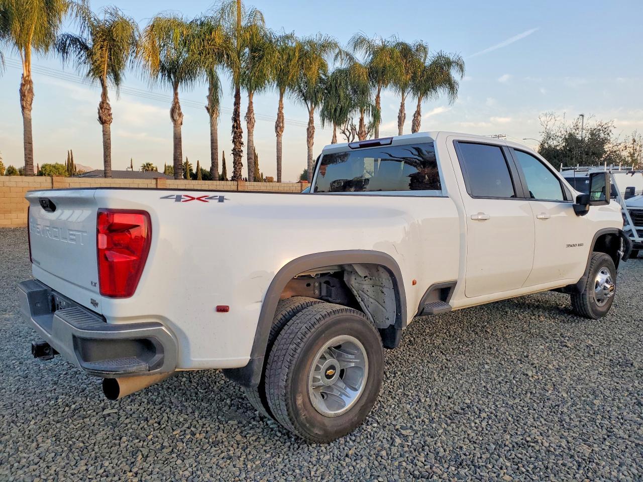 2023 Chevrolet Silverado K3500 LT