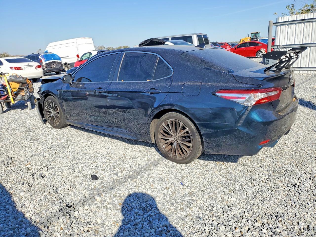 2020 Toyota Camry se