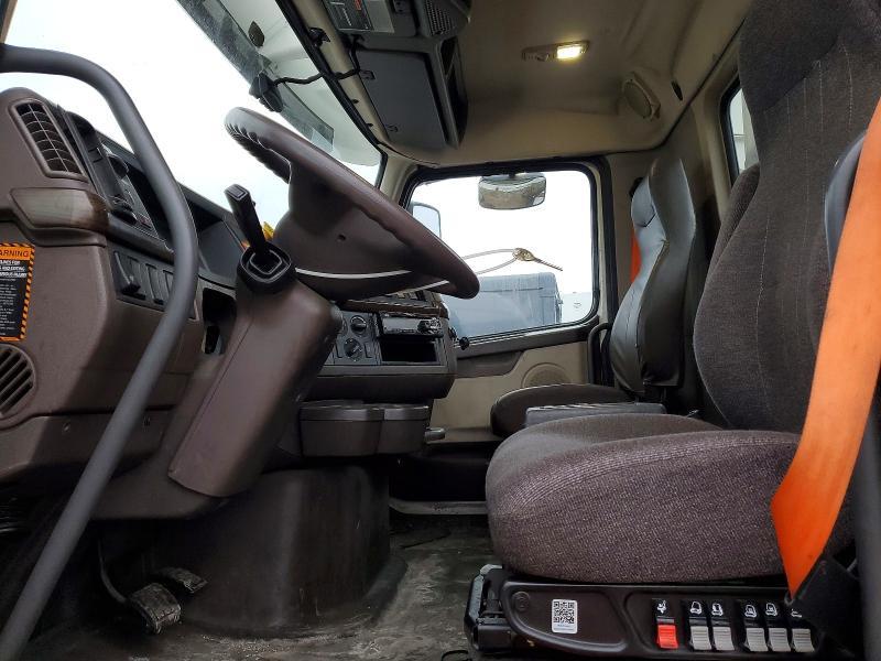 2016 Volvo Vn vnl
