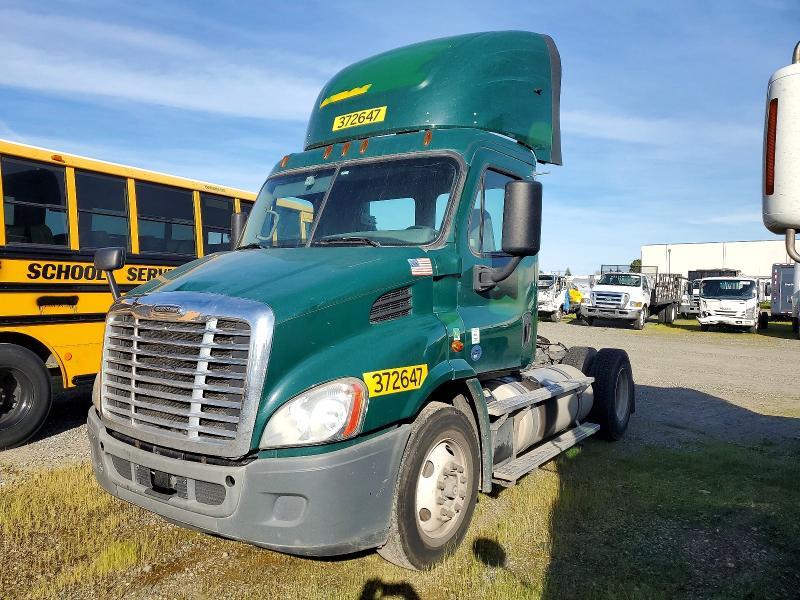 2018 Freightliner Cascadia 113 Semi Truck