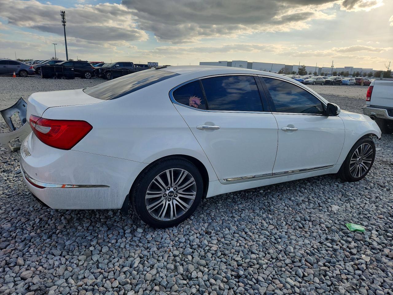 2014 KIA Cadenza Premium