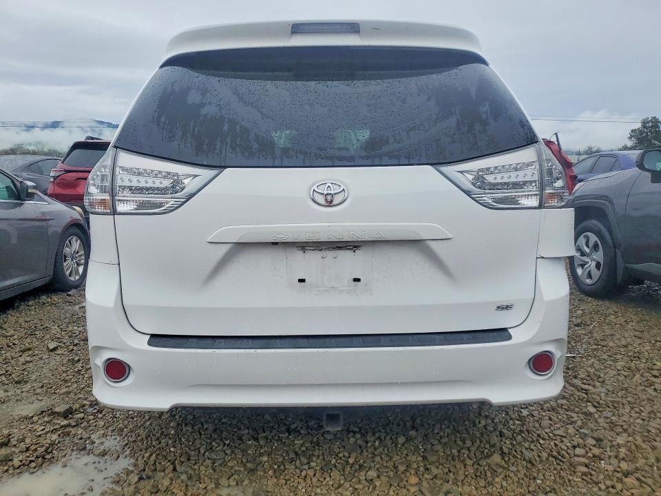 2015 Toyota Sienna Sport