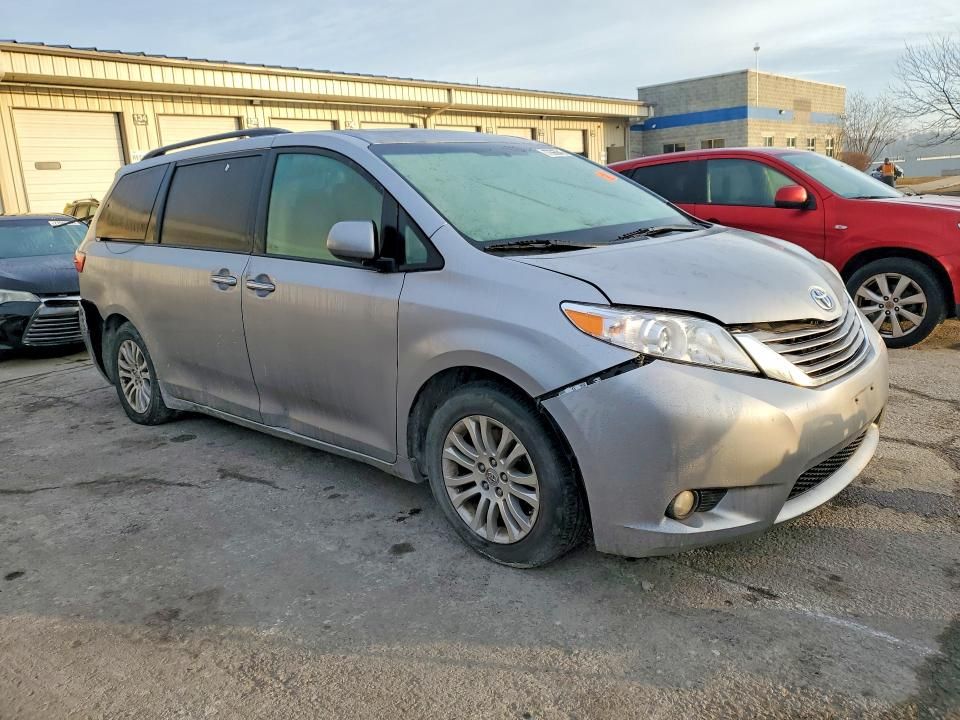 2015 Toyota Sienna xle