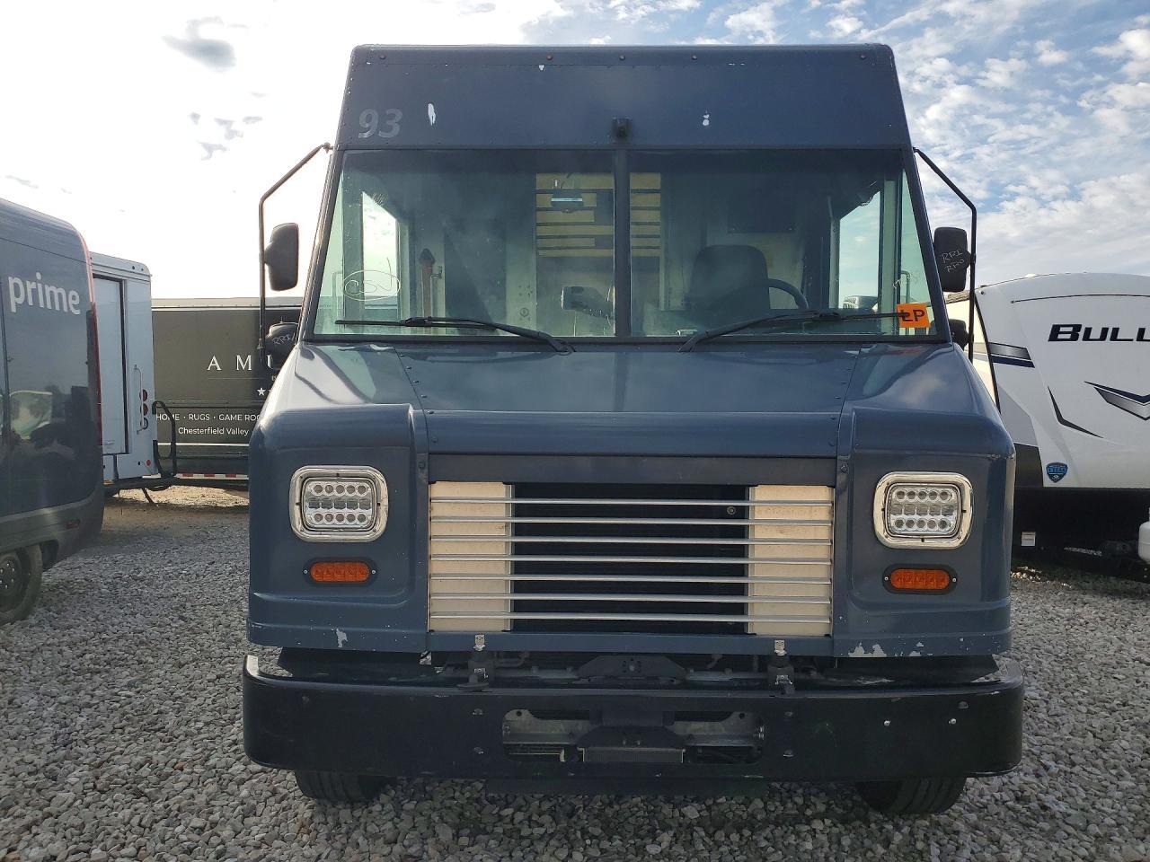 2020 Ford Commercial Chassis Delivery Truck