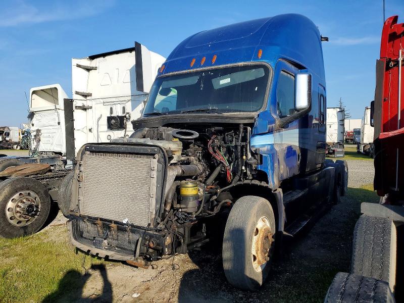 2020 Freightliner Cascadia 126
