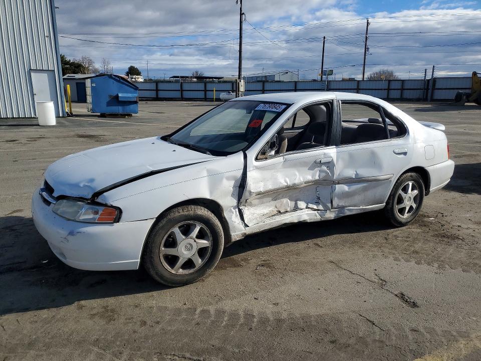 1999 Nissan Altima xe
