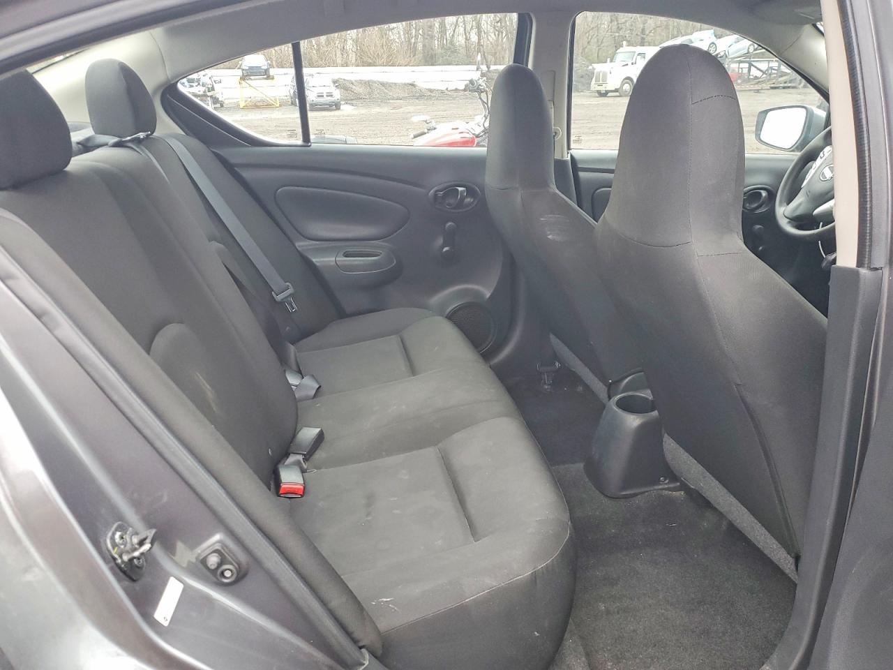 2017 Niss Versa s