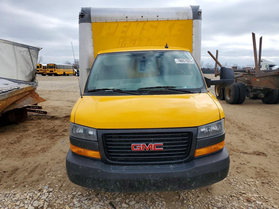 2023 GMC Savana box Truck