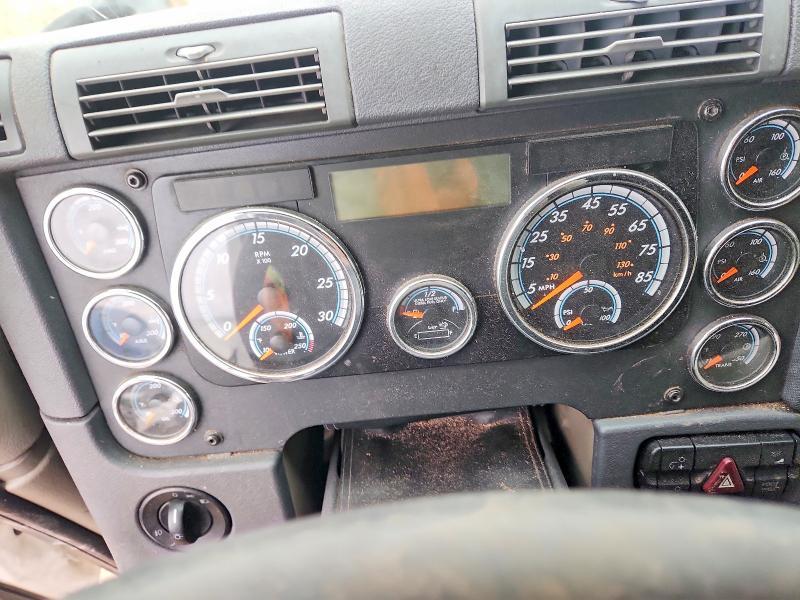 2016 Freigliner 2016 Freightliner Cascadia 125 Semi Truck