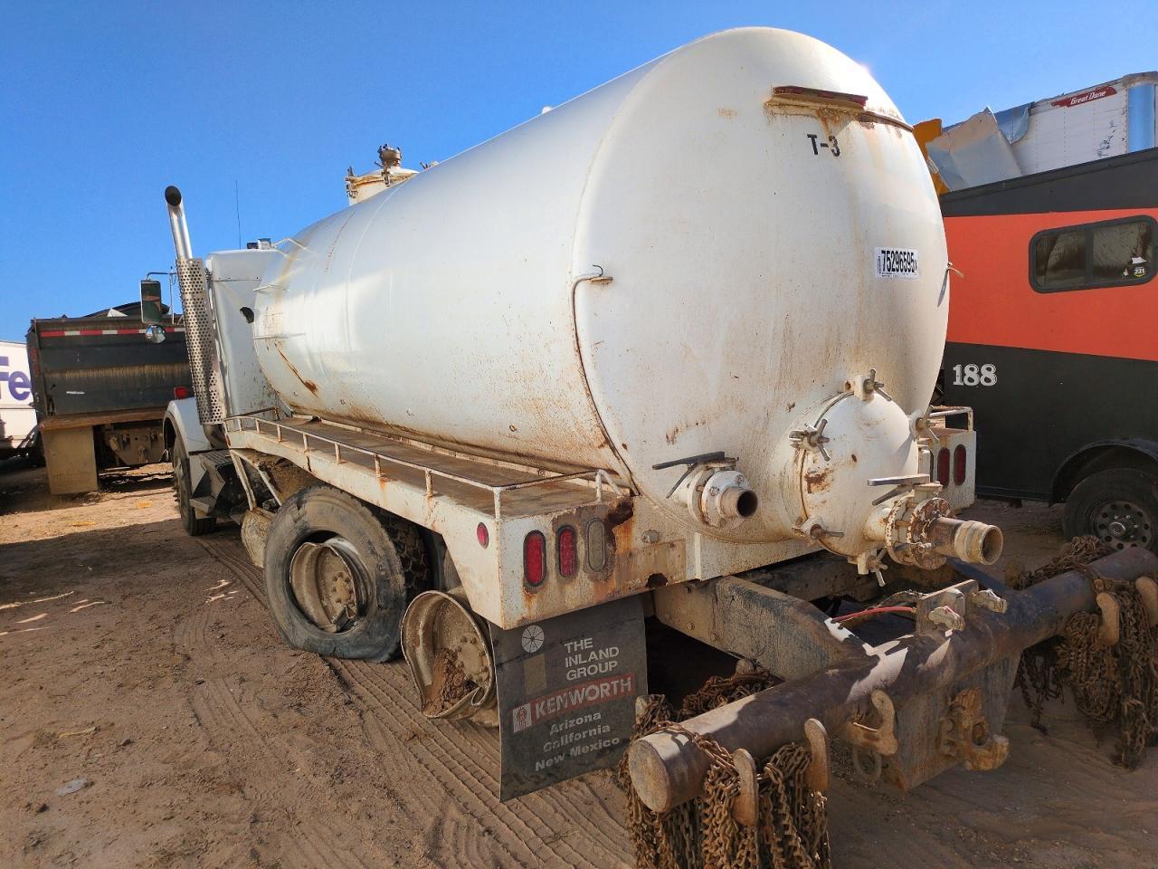 2011 Kenworth Construction T800