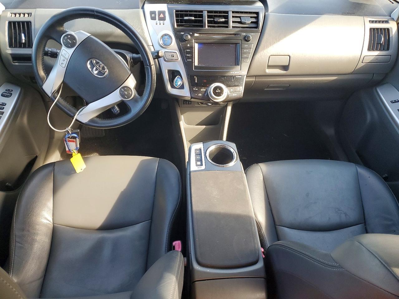 2013 Toyota Prius v Five