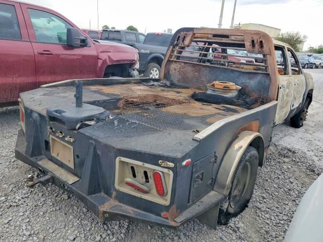 2015 Chevrolet Silverado 3500 Flatbed Truck