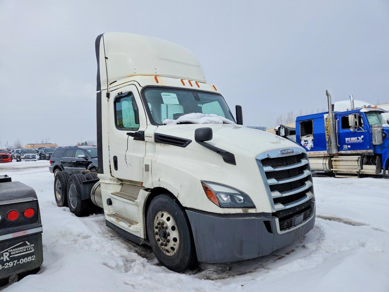 2019 Freightliner Cascadia 1-Semi Truck