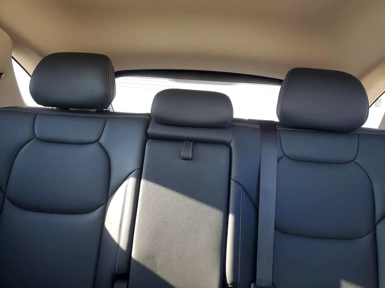 2025 Genesis Gv70 Base