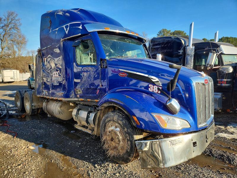 2025 Peterbilt 579 Semi Truck