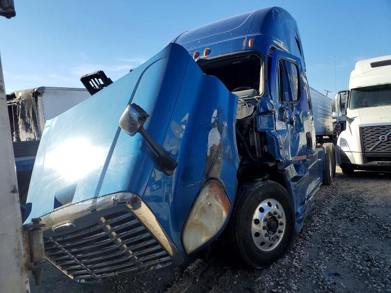 2017 Freightliner Cascadia 125 Semi Truck