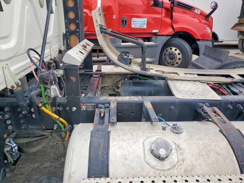 2018 Freigliner 2018 Freightliner Cascadia 125 Semi Truck