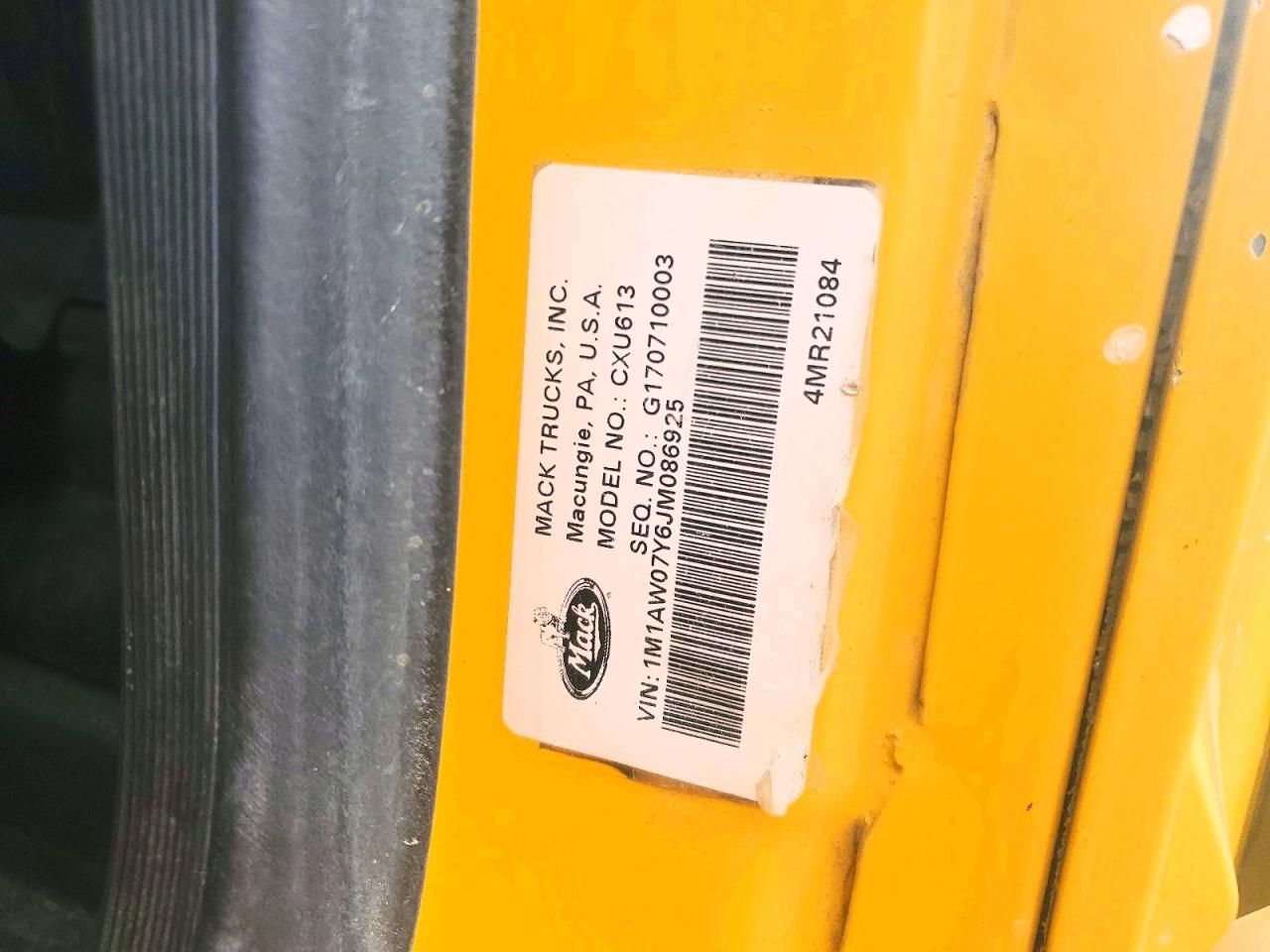 2018 Mack CXU613 Semi Truck