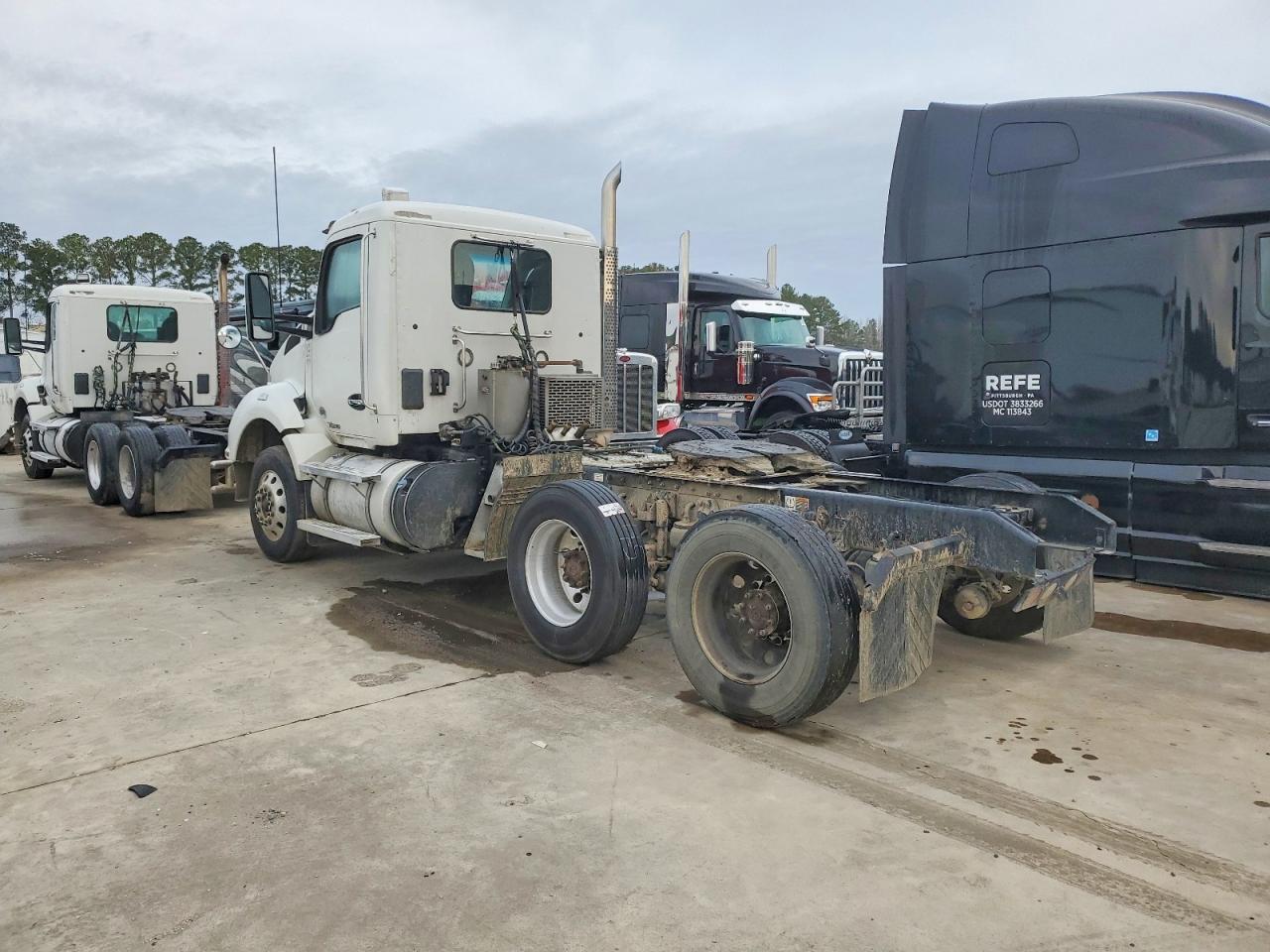 2020 Kenworth T880 Semi Truck