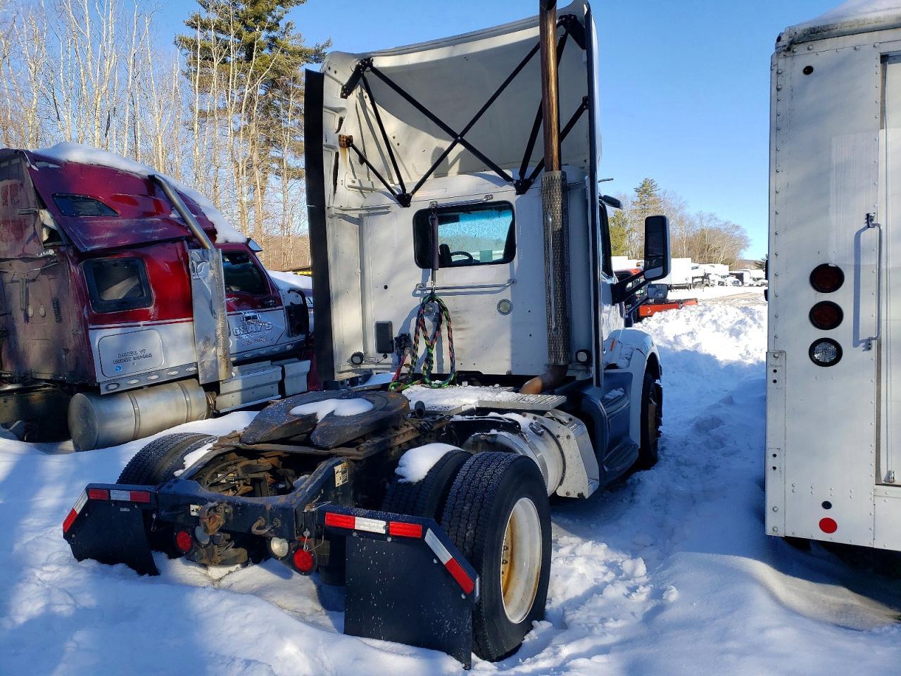 2017 Peterbilt 579 Semi Truck