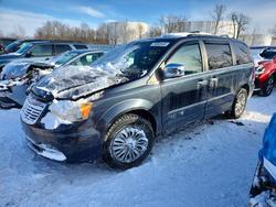 2014 Chrysler Town & Country Touring l en venta en Central Square, NY