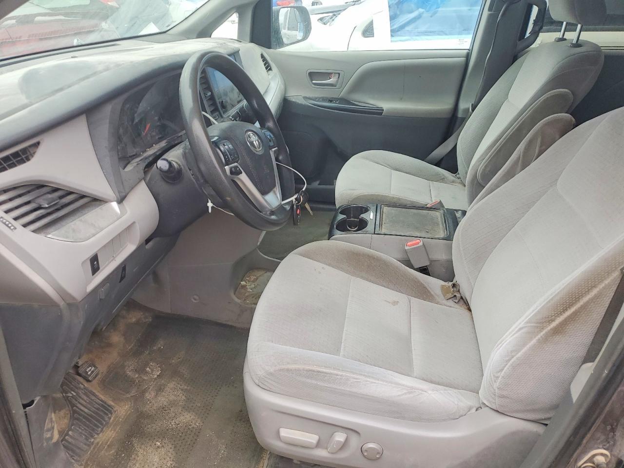 2015 Toyota Sienna le