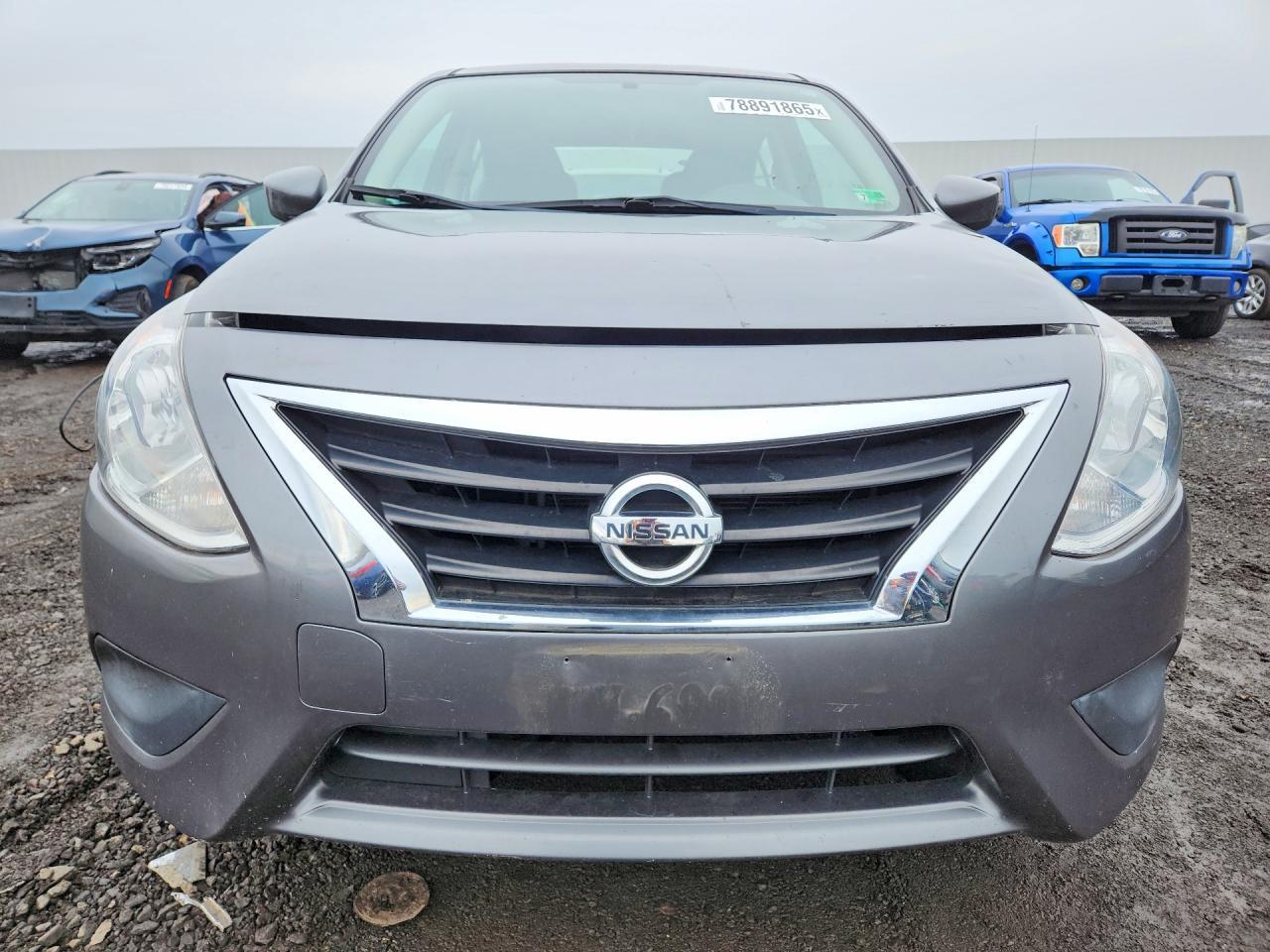 2018 Nissan Versa sv