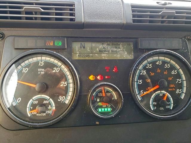 2016 Freightliner Cascadia 116 Semi Truck