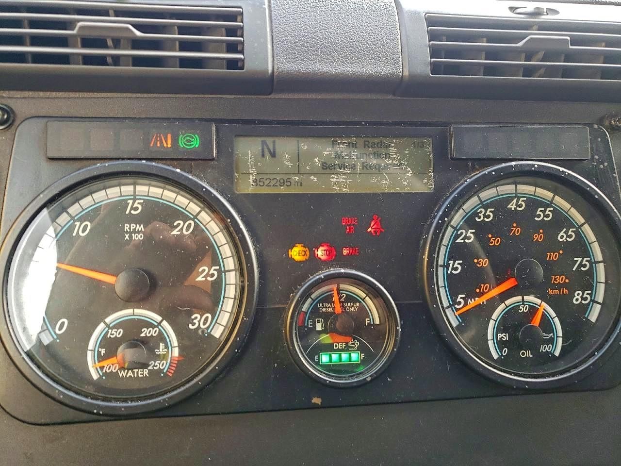 2016 Freightliner Cascadia 116 Semi Truck