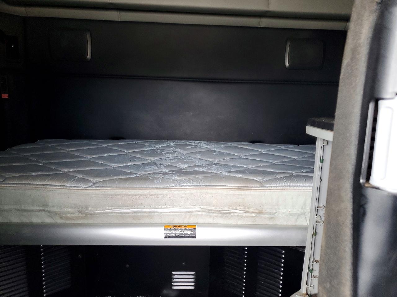 2023 Kenworth T680 Semi Truck