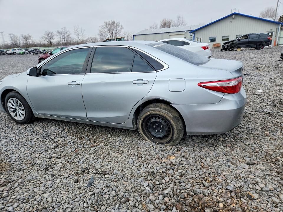 2016 Toyota Camry le