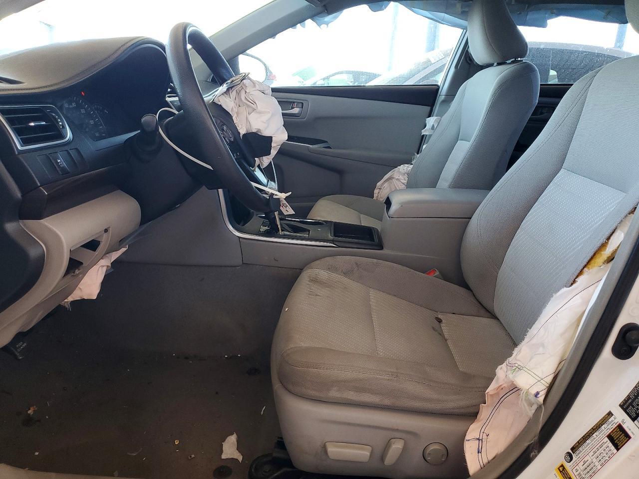 2015 Toyota Camry le