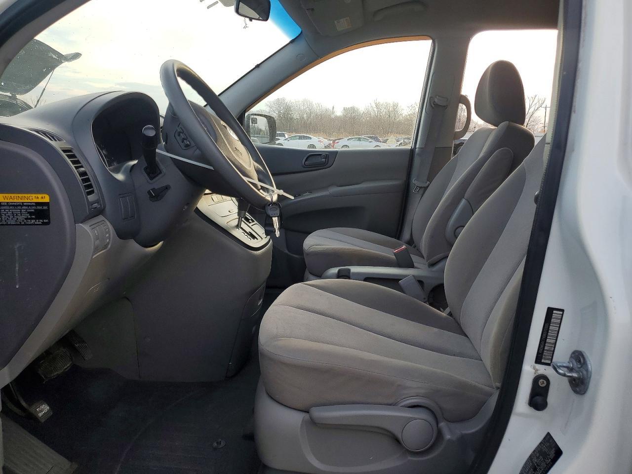 2011 KIA Sedona lx