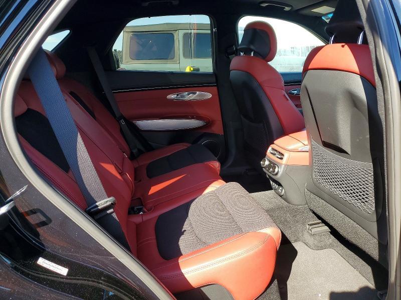 2023 Genesis Gv70 Base
