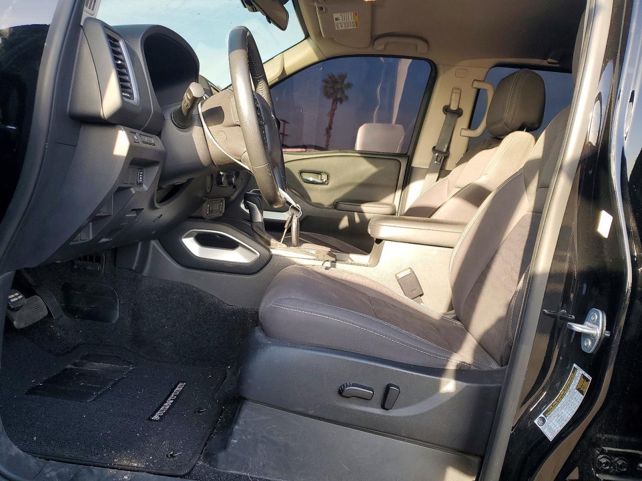 2024 Nissan Frontier SV