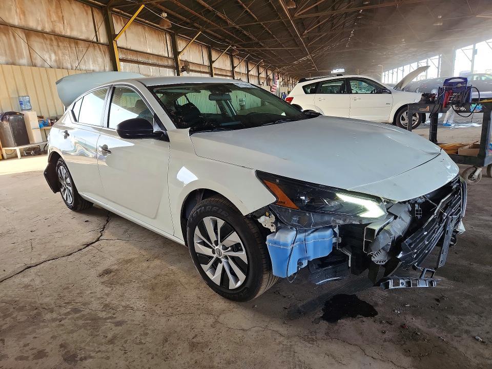 2024 Niss Altima 2.5 s