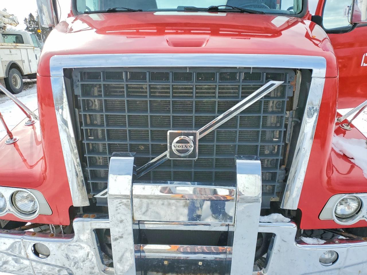 2015 Volvo VHD