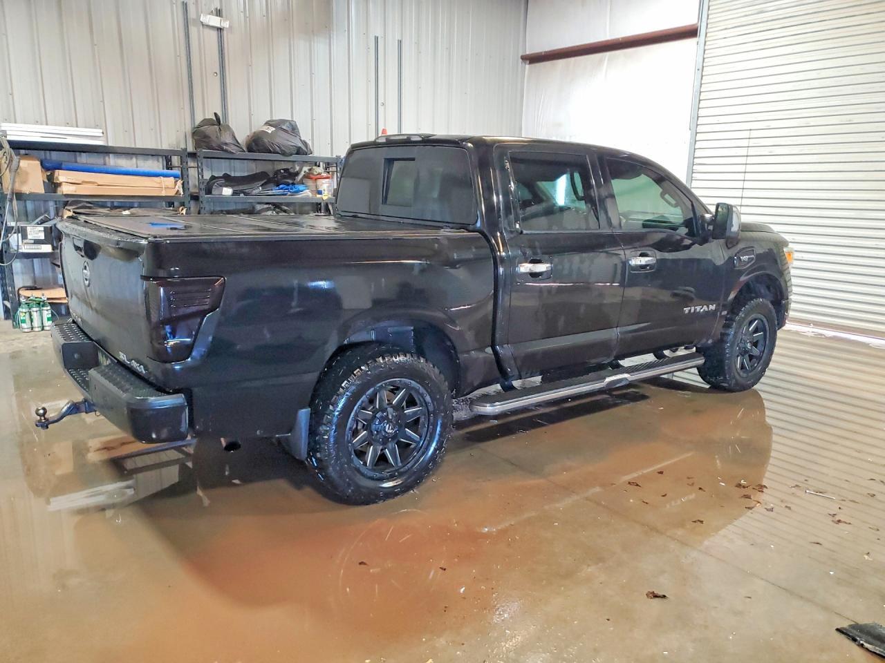 2017 Nissan Titan SL