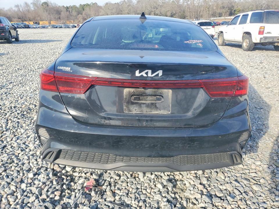 2023 KIA Forte lx