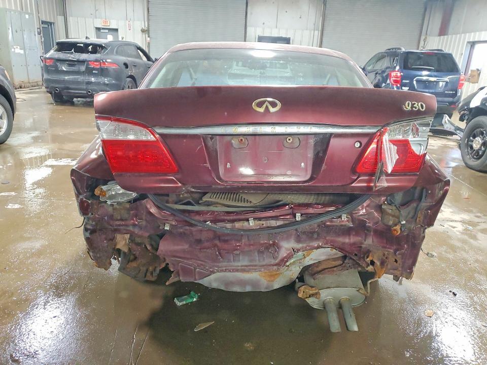 2001 Infiniti I30 Base