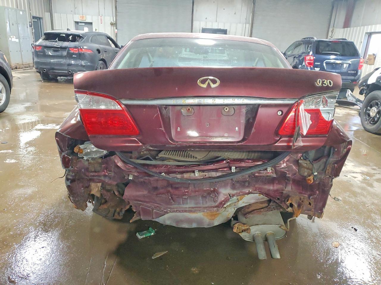 2001 Infiniti I30 Base