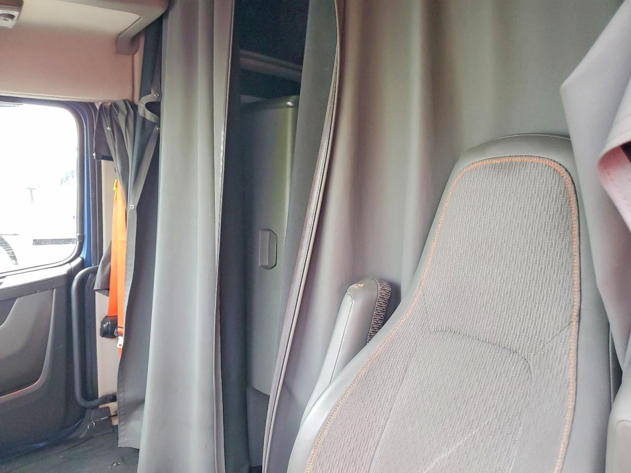 2019 Volvo VN VNL